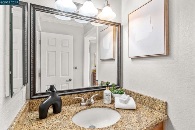 132 Eastridge Dr, San Ramon CA: https://media.crmls.org/mediaz/b65ca98c-3c1a-42a1-9111-bd10b5c674e7.jpg