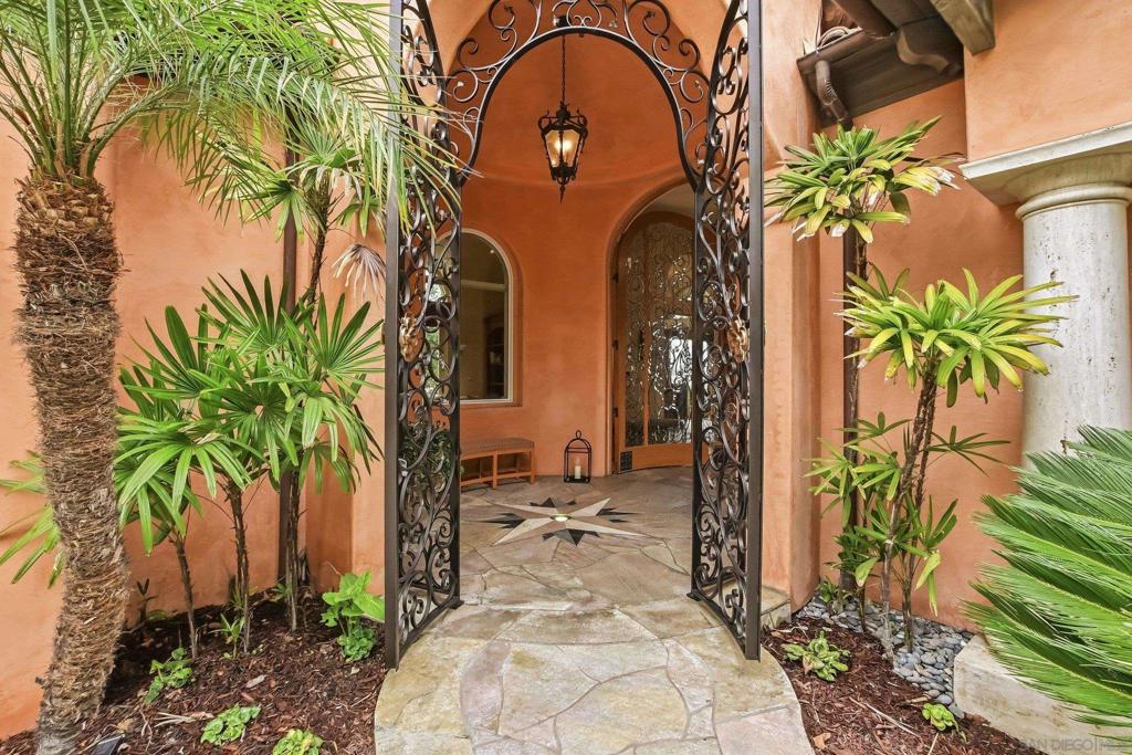 https://media.crmls.org/mediaz/b65de644-3301-47b2-9b59-239b9e9d1707.jpg?preset=X-Large