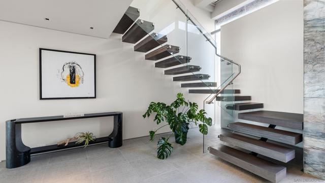 1230 Neptune Ave, Encinitas CA: https://media.crmls.org/mediaz/b65e14df-421f-4f26-87b0-186952134c5e.jpg