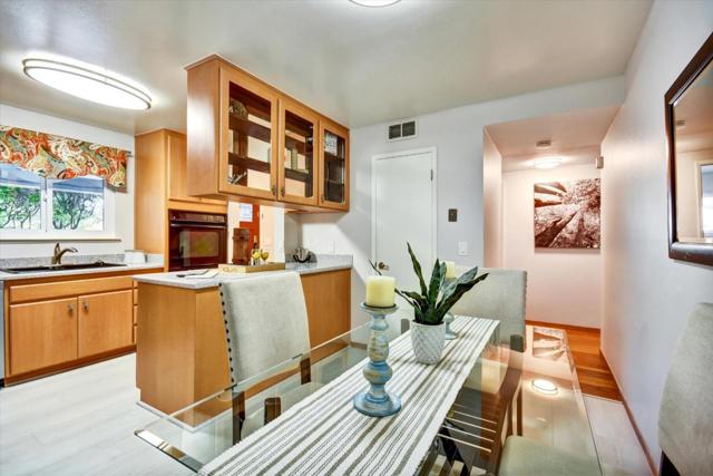 448 Kings Court, Campbell CA: https://media.crmls.org/mediaz/b65fd2cc-dab6-4527-9504-a2f215ce6838.jpg