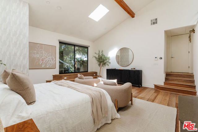 4 Buckboard Lane, Rolling Hills CA: https://media.crmls.org/mediaz/b6623e37-5023-4086-956c-69fd798dfea1.jpg