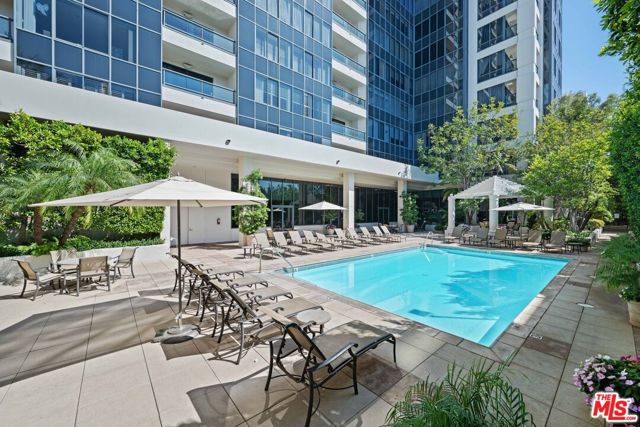 10724 Wilshire Boulevard, Los Angeles CA: https://media.crmls.org/mediaz/b6624eea-d553-4791-846a-18a00f4f7137.jpg