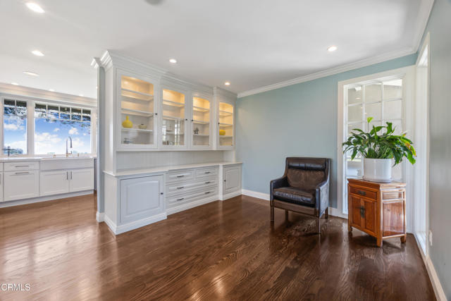 Detail Gallery Image 14 of 69 For 9670 Crystal View Dr., Tujunga,  CA 91042 - 3 Beds | 2 Baths
