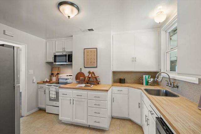 405 Bradley Avenue, San Jose CA: https://media.crmls.org/mediaz/b6634e6e-adfd-4c56-a185-ac16a0242d71.jpg