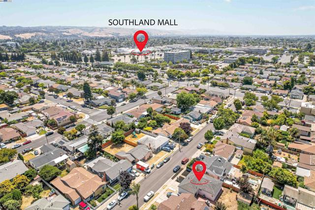 23639 Odom Dr, Hayward CA: https://media.crmls.org/mediaz/b6660ac1-3c0b-404a-bbcd-3d096823b329.jpg