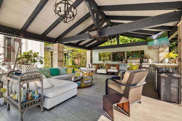 Detail Gallery Image 28 of 34 For 16427 Avenida Cuesta Del Sol, Rancho Santa Fe,  CA 92067 - 5 Beds | 5/1 Baths