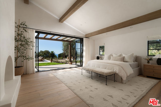 4200 Marina Drive, Santa Barbara CA: https://media.crmls.org/mediaz/b666d86f-d3ea-49fc-b775-e912203d9dd5.jpg