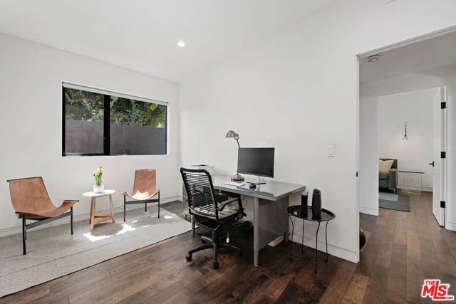 4276 Campbell Drive, Los Angeles CA: https://media.crmls.org/mediaz/b666dcc8-2bf3-46a5-8a6c-7a7c707d5394.jpg