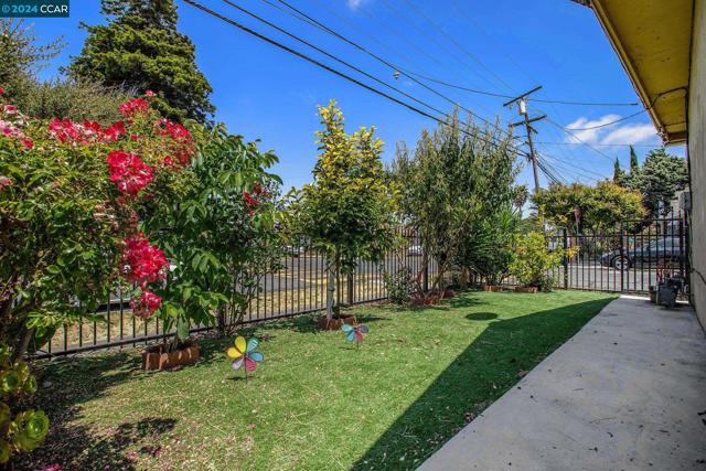 1630 Emeric Ave, San Pablo, California 94806, 3 Bedrooms Bedrooms, ,2 BathroomsBathrooms,Single Family Residence,For Sale,Emeric Ave,41056868