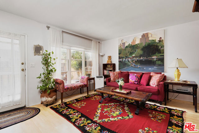 1621 Centinela Avenue, Santa Monica CA: https://media.crmls.org/mediaz/b6675fc0-7029-41a4-9949-362356f16cb6.jpg