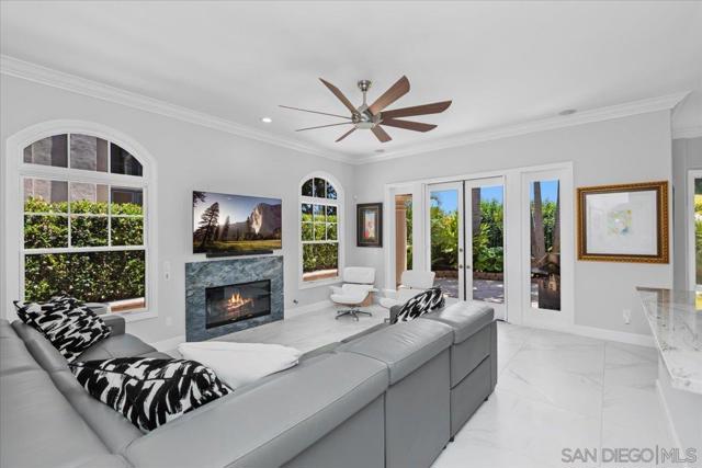 7166 Tern Place, Carlsbad CA: https://media.crmls.org/mediaz/b667a343-c6a0-4175-8999-7834b5194c06.jpg
