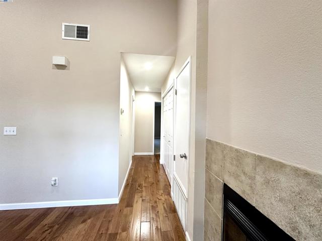 2000 Canyon Woods Dr, San Ramon CA: https://media.crmls.org/mediaz/b667dcab-fe53-4fd8-a3f6-6cd5a6167e2a.jpg