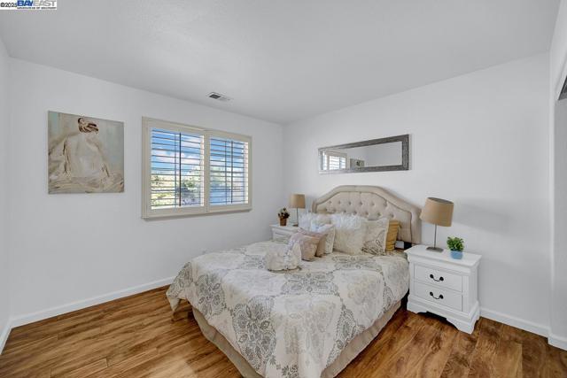 Image 35 of 60 For 2202 Oceanside Way