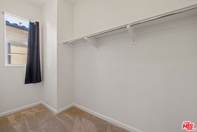 21749 Bene Drive, Santa Clarita CA: https://media.crmls.org/mediaz/b6697e1d-a14e-4bda-9cf5-cf2767ceeb07.jpg