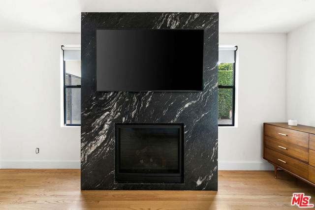 5319 West Boulevard, Los Angeles CA: https://media.crmls.org/mediaz/b669805f-87d3-4cd9-bf62-668aa9e0986d.jpg