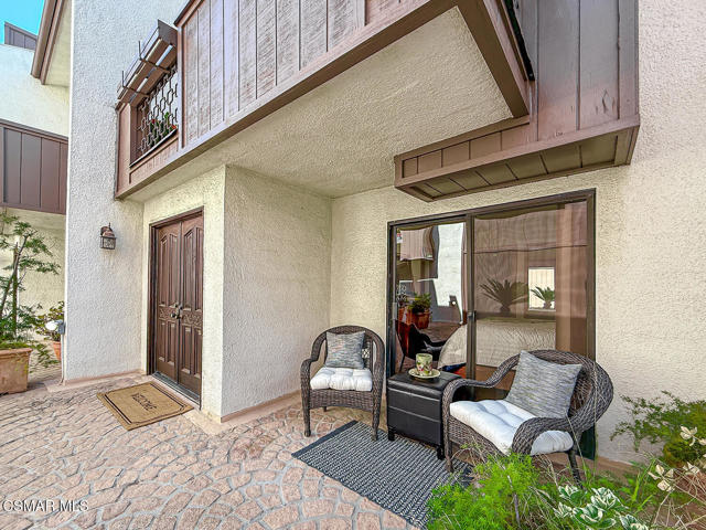 16030 Moorpark Street, Encino CA: https://media.crmls.org/mediaz/b6699b78-5cab-46de-8eae-1da6133cf887.jpg