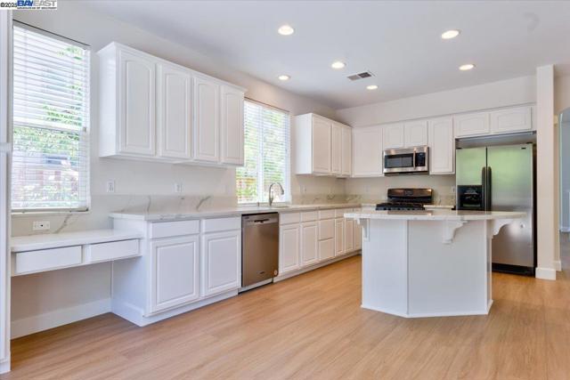 5615 Applegate Way, Dublin CA: https://media.crmls.org/mediaz/b669f393-91d8-4fc7-8f4c-17031a44b854.jpg