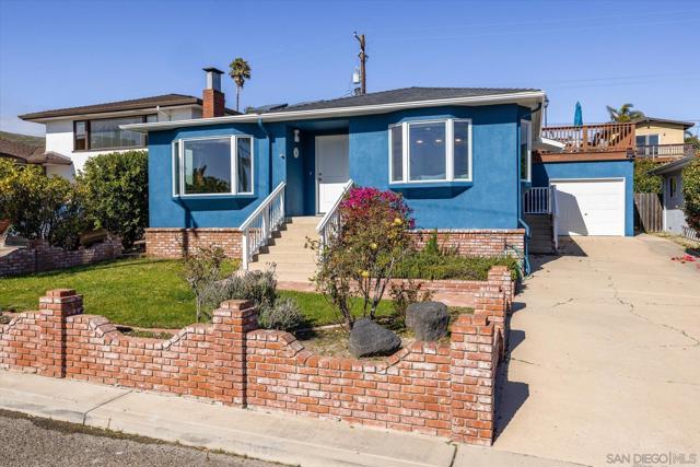 940 Fresno St, Pismo Beach CA: https://media.crmls.org/mediaz/b66a788d-53d9-423a-8bec-d46ea24110a9.jpg
