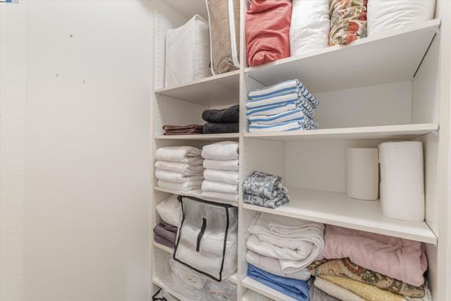2531 Leona Pl, Pleasanton CA: https://media.crmls.org/mediaz/b66a8096-3f88-4dc7-8b26-440b7a699b59.jpg