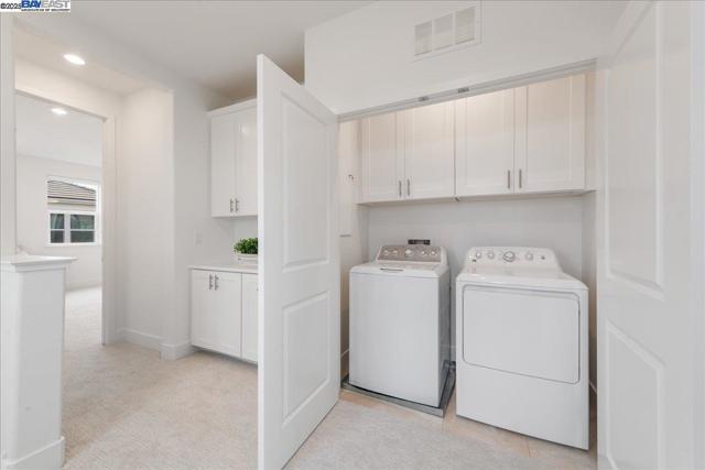 Image 24 of 39 For 2976 Stringham Way