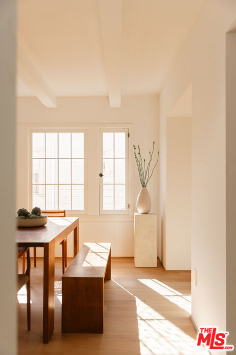 https://media.crmls.org/mediaz/b66d0784-8f4e-4754-8555-0bc5662ea201.jpg?preset=X-Large