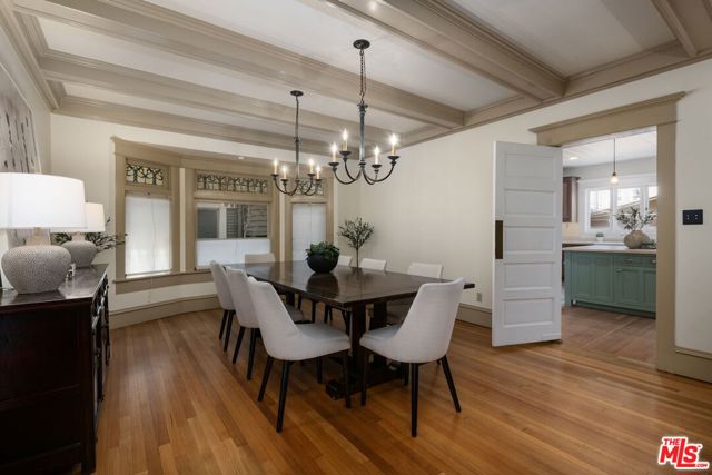 21 Park Avenue, Venice CA: https://media.crmls.org/mediaz/b66d559b-9a74-48f8-8c71-6ff55a6e88d9.jpg