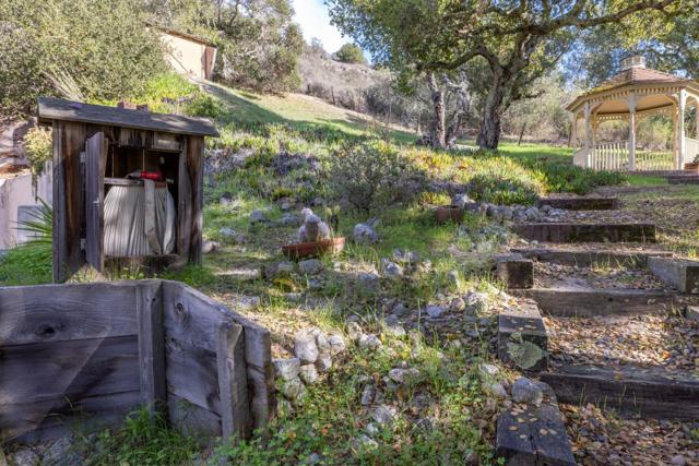 90 Harper Canyon Road, Salinas CA: https://media.crmls.org/mediaz/b66dd5a9-31e5-4337-a444-ccc8d04cf700.jpg