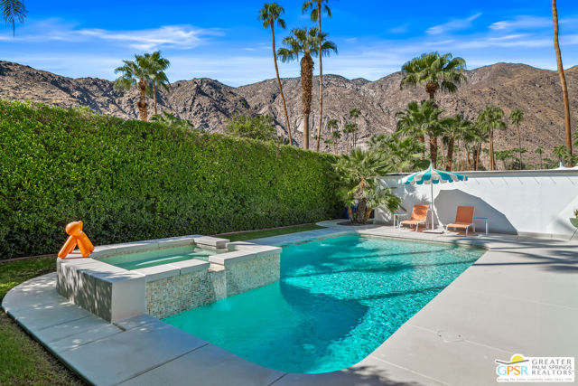 844 N Topaz Circle, Palm Springs, CA 92262