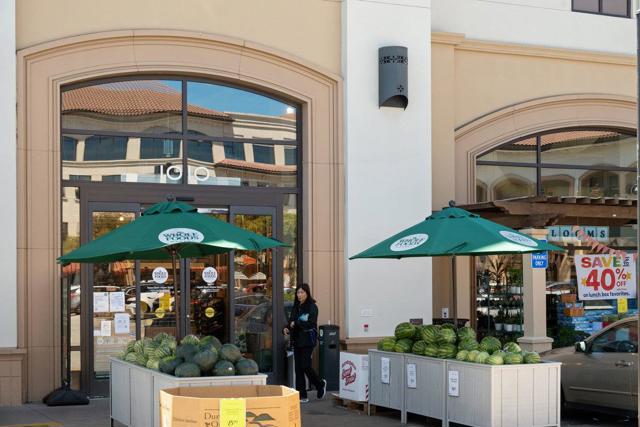 3937 Gillis Drive, San Mateo CA: https://media.crmls.org/mediaz/b66e211a-9c2f-4746-aff8-e9610c901276.jpg