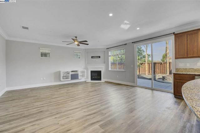 269 Alta St, Brentwood CA: https://media.crmls.org/mediaz/b66e278c-609a-457f-af07-2c5a4ba4ab79.jpg