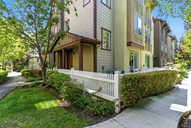 211 Peppermint Tree Terrace, Sunnyvale CA: https://media.crmls.org/mediaz/b66f2d2d-cb6d-46e4-b33a-a114631ddcf4.jpg