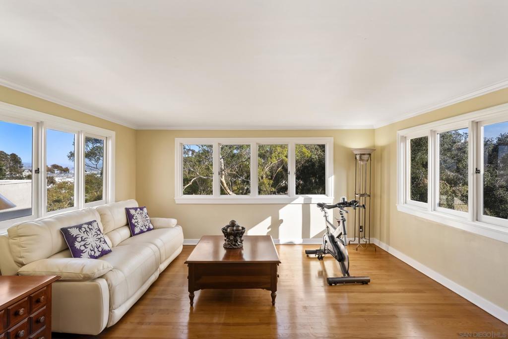 MLS #250043762SD image #27