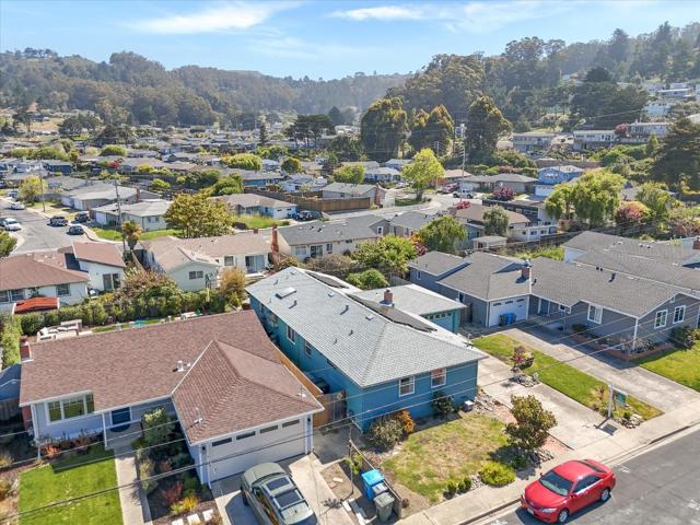 847 Arguello Boulevard, Pacifica CA: https://media.crmls.org/mediaz/b67081f4-1c01-4441-8171-7493e70b4965.jpg