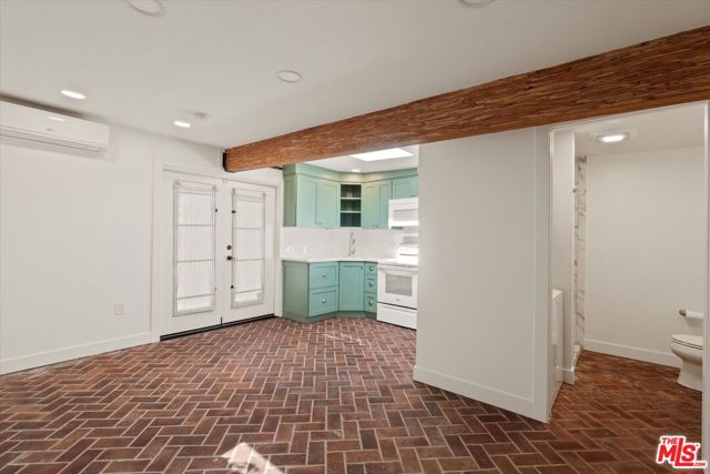3156 W 74th Street, Los Angeles CA: https://media.crmls.org/mediaz/b670907b-1bd4-4c19-b9b4-b3b01643c1a2.jpg