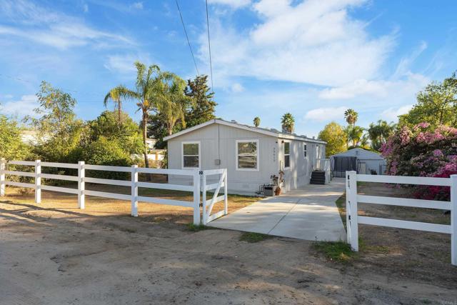 33615 Orange Street, Wildomar CA: https://media.crmls.org/mediaz/b6709c62-d88d-4474-b0eb-2ec1acb40f47.jpg