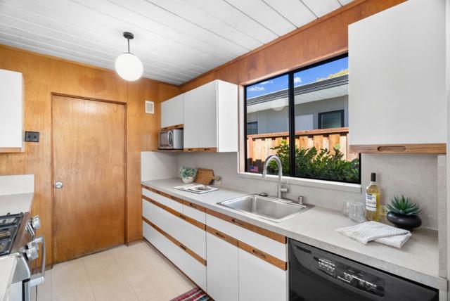 2326 Fairglen Drive, San Jose CA: https://media.crmls.org/mediaz/b670a552-74aa-4cac-9f01-3dd55c7e78fe.jpg
