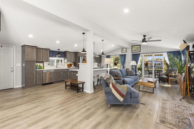 Detail Gallery Image 13 of 57 For 276 N El Camino Real #172,  Oceanside,  CA 92058 - 2 Beds | 2 Baths