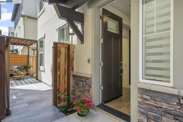 8918 Rudder Way, Newark CA: https://media.crmls.org/mediaz/b670d30f-82b3-4b1d-9ca8-19000e3d0e30.jpg