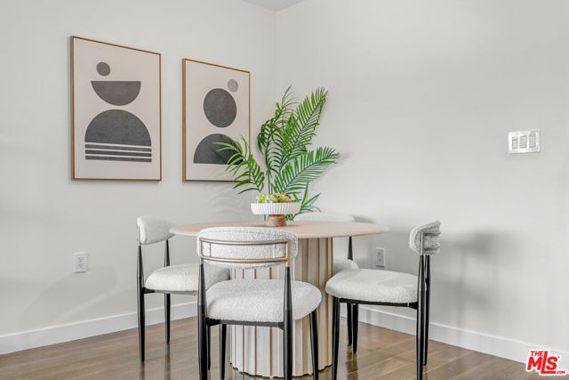 901 S Flower Street, Los Angeles CA: https://media.crmls.org/mediaz/b670f536-1e86-4e76-ac60-85aa39e49797.jpg