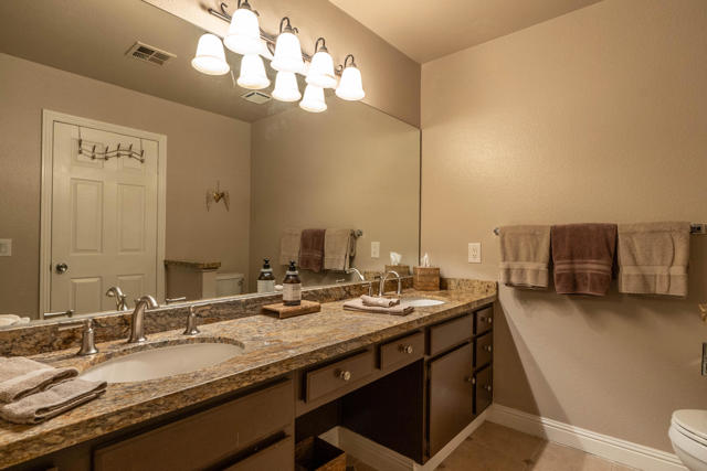 39432 Narcissus Way, Palm Desert CA: https://media.crmls.org/mediaz/b67139db-69f6-489a-b138-bd1e5b4f3866.jpg