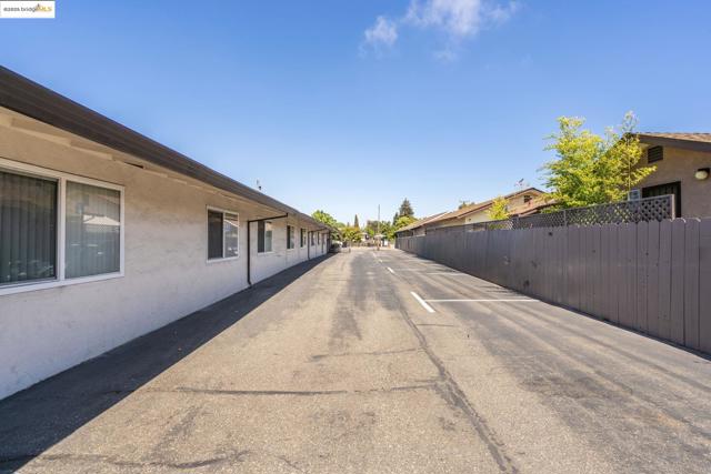 18905 Standish Ave, Hayward CA: https://media.crmls.org/mediaz/b671542e-bd60-4efa-8b67-247ba392b411.jpg