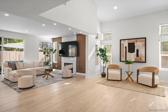 12109 Via San Loreno, San Diego CA: https://media.crmls.org/mediaz/b6719757-642a-4b28-853d-d90c34eca25a.jpg