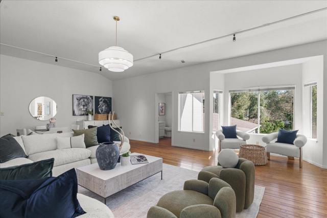 14721 Live Oak Lane, Saratoga CA: https://media.crmls.org/mediaz/b671a4f3-e19f-4607-9b07-ff6d0ee31723.jpg