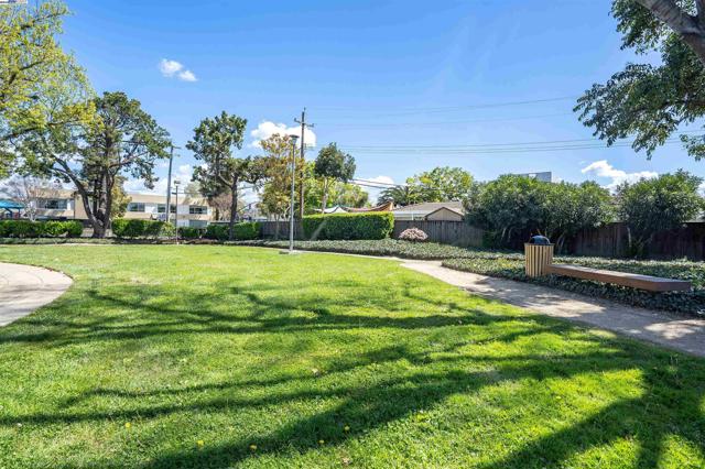 325 San Miguel Ct, Milpitas CA: https://media.crmls.org/mediaz/b6724c42-d952-487b-a0de-9dda4f7f8bbc.jpg