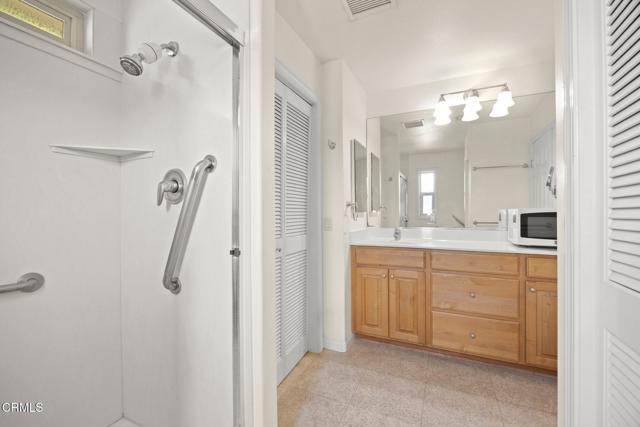 142 Poinsettia Gardens Drive, Ventura CA: https://media.crmls.org/mediaz/b672a838-f019-4702-af1a-aa8b75760fec.jpg