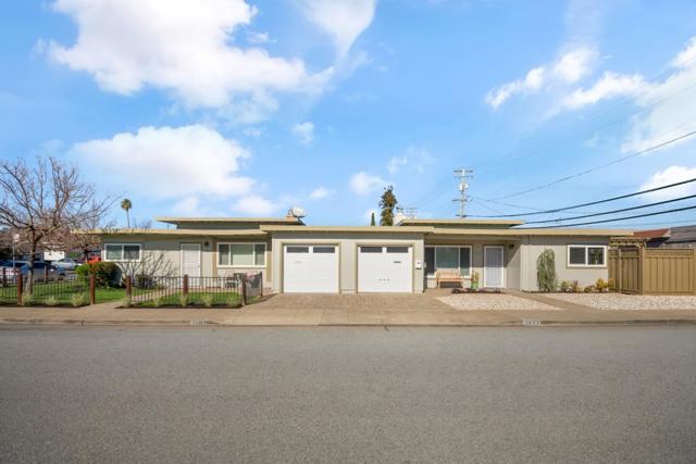 14011403 Cary Avenue, San Mateo CA: https://media.crmls.org/mediaz/b672d4cd-a6a4-4b2e-8408-24425b3ed69d.jpg