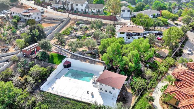 9586 Alto Dr, La Mesa CA: https://media.crmls.org/mediaz/b6733516-2568-49c2-b4fd-95420ad4f9bb.jpg
