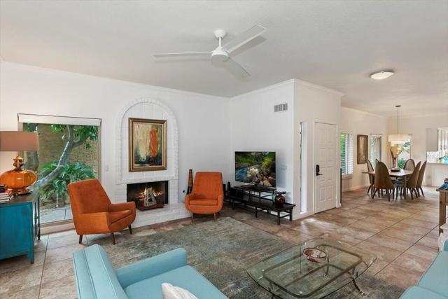 44509 Sorrento Court, Palm Desert CA: https://media.crmls.org/mediaz/b673e45d-d1f0-43d4-be85-8feea98b8593.jpg