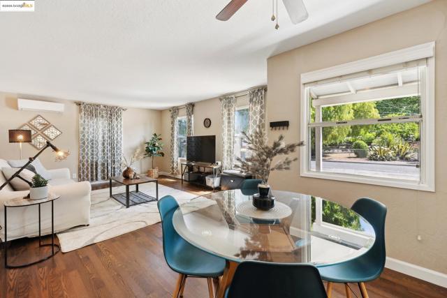 2670 Crescent Dr, Concord CA: https://media.crmls.org/mediaz/b6748096-9e06-46ce-bf1f-2b05e1ff6f42.jpg