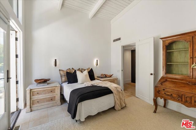 1100 Pine Drive, Beverly Hills CA: https://media.crmls.org/mediaz/b674b989-89db-47cf-a5ec-1d1cc436c10e.jpg